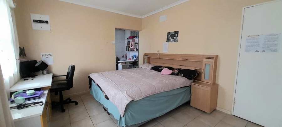 5 Bedroom Property for Sale in Onverwacht Western Cape